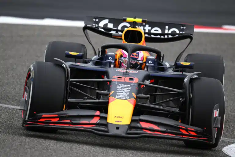 Red Bull-pomo viittasi kintaalla huolille – teki paljastuksen tulokaskuljettajan ongelmista