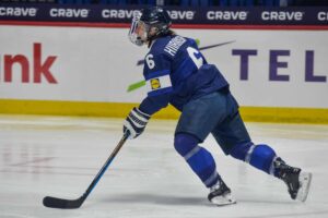 Karmea takaisku Naisleijonille