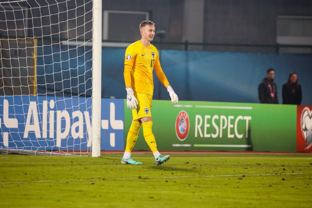 Huuhkajat-vahti juhlii mestaruutta – piti upeasti nollan Huuhkajat-vahti juhlii mestaruutta – piti upeasti nollan