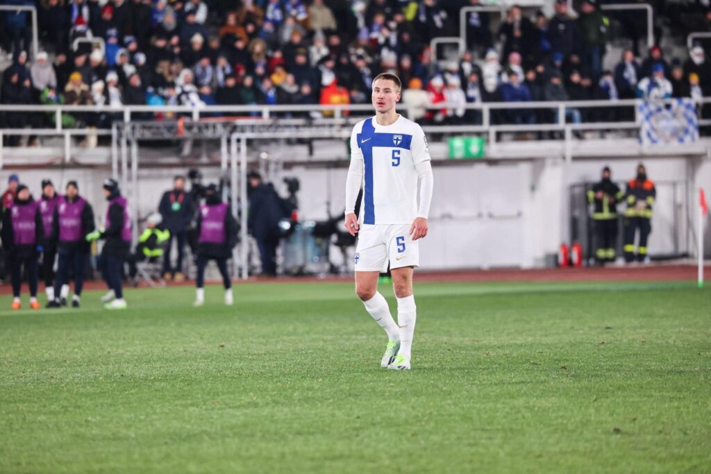 Huuhkajien luottopelaajalta selvää tekstiä