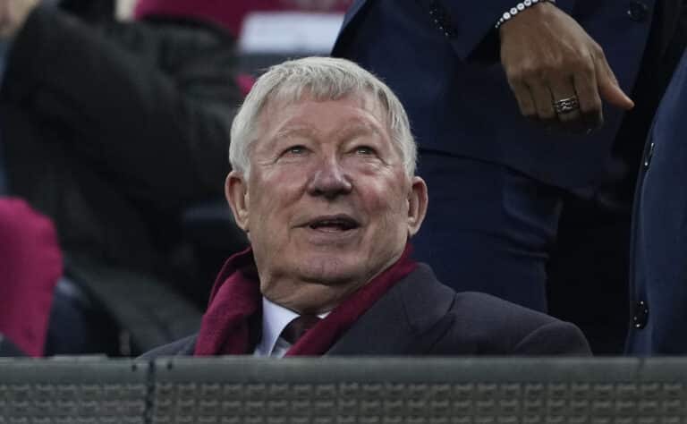Sir Alex Ferguson palaa valmennustehtäviin