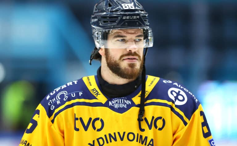 Lukon lähes 200 NHL-ottelun tähtipelaaja sairastuvalle