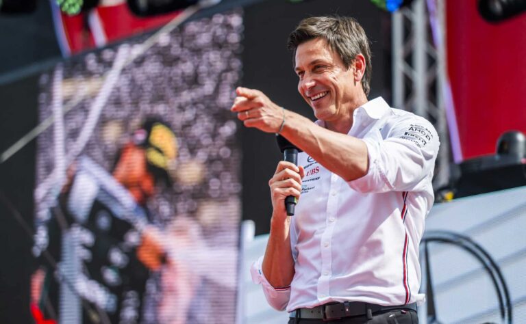 Toto Wolff sanoi suorat sanat McLarenista Toto Wolff sanoi suorat sanat McLarenista