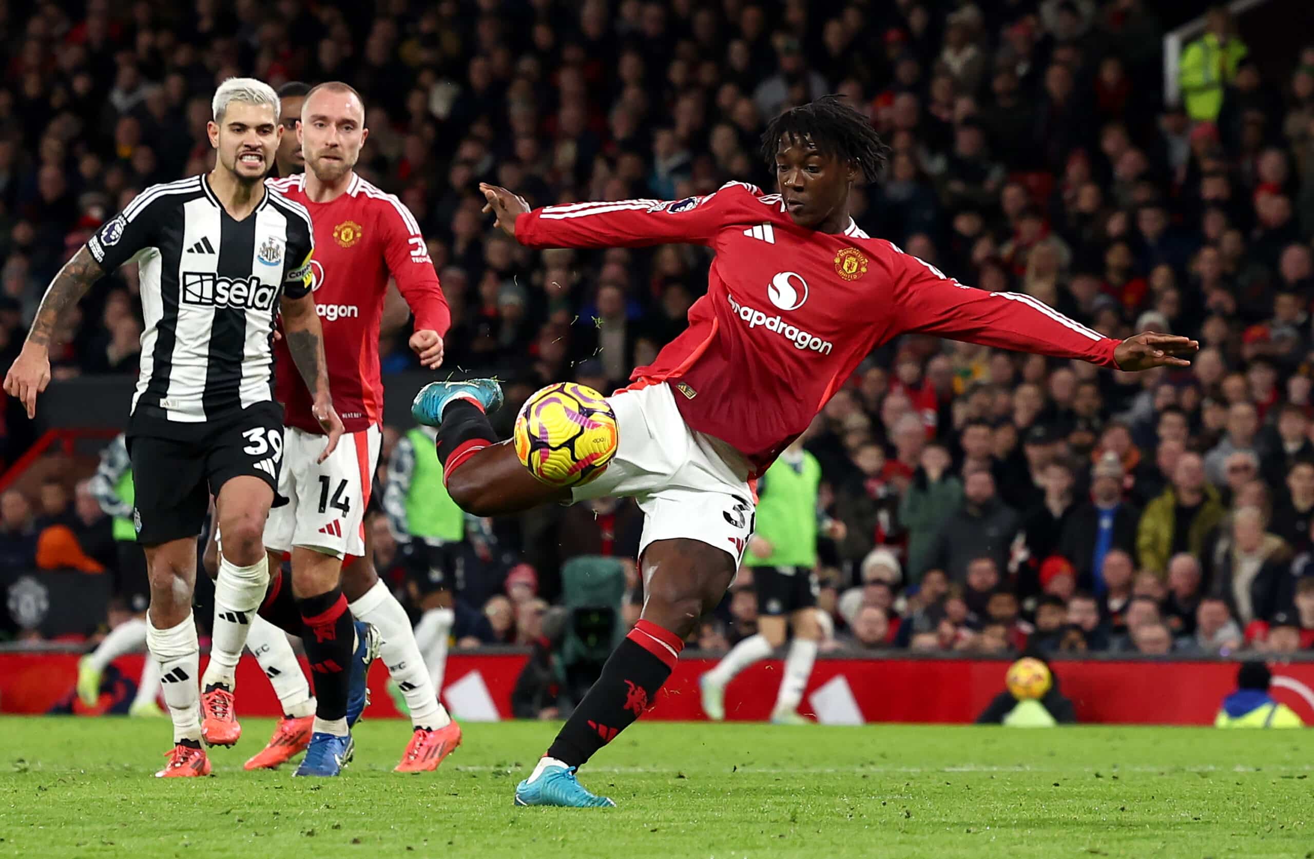 Chelsea Manchester Unitedin hylkiön perässä