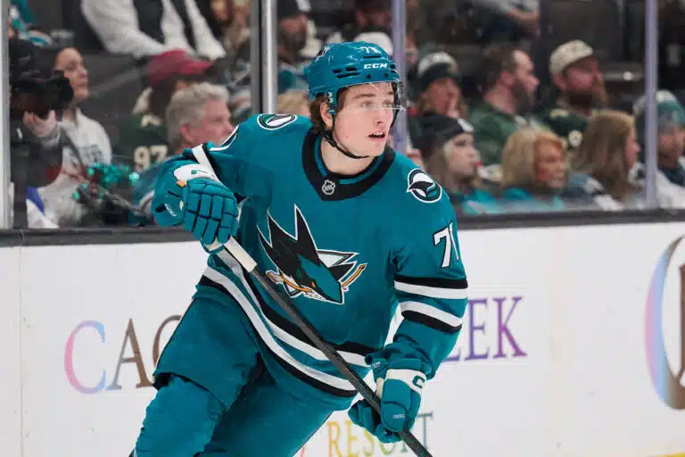 Kanadan nuori NHL-tähti idolinsa rinnalla – ”Tuntuu uskomattomalta”