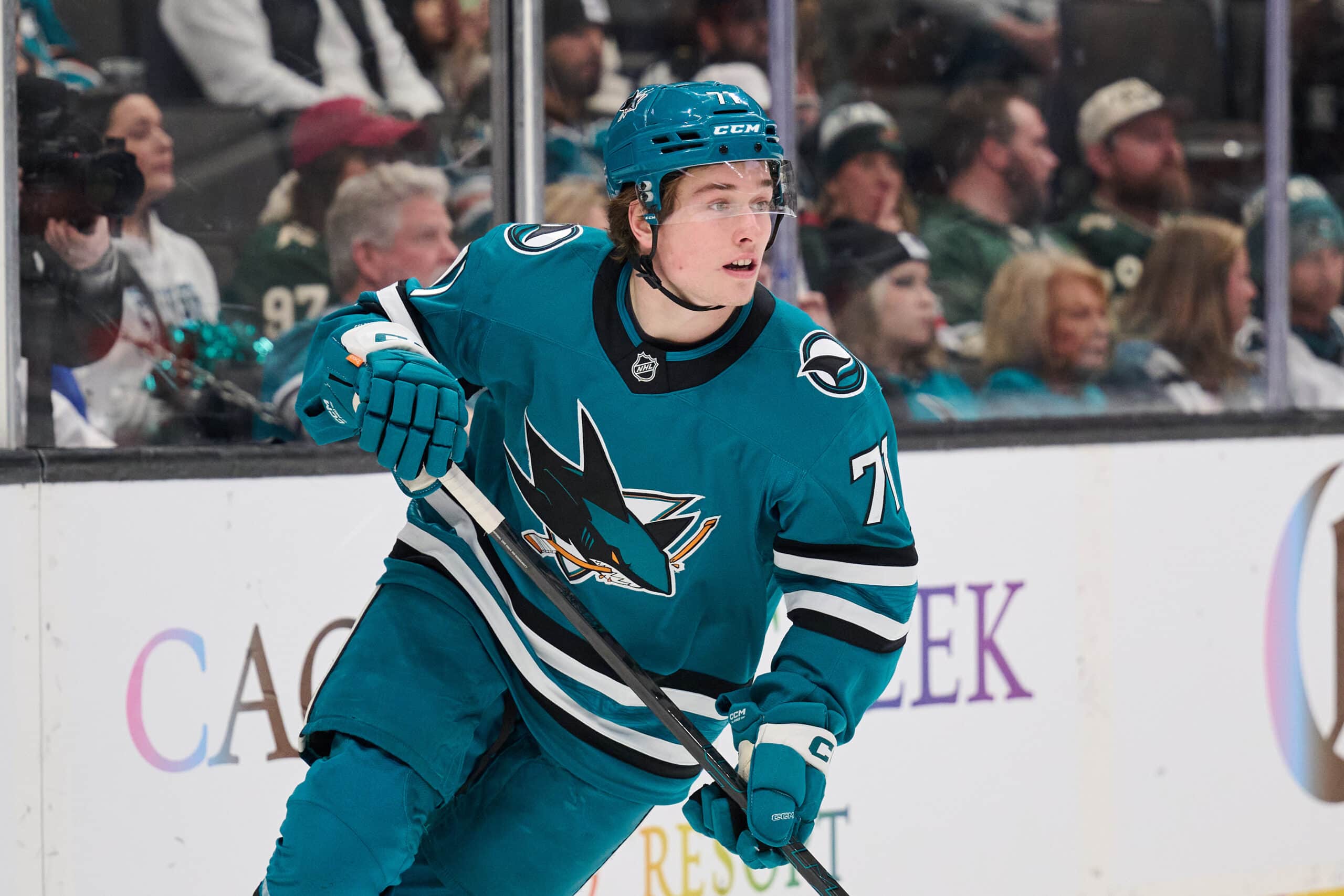 Kanadan nuori NHL-tähti idolinsa rinnalla – ”Tuntuu uskomattomalta”
