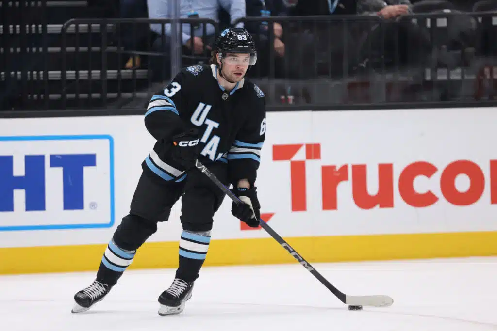 Floppikauden NHL:ssä pelanneen suomalaishyökkääjän asema uhattuna