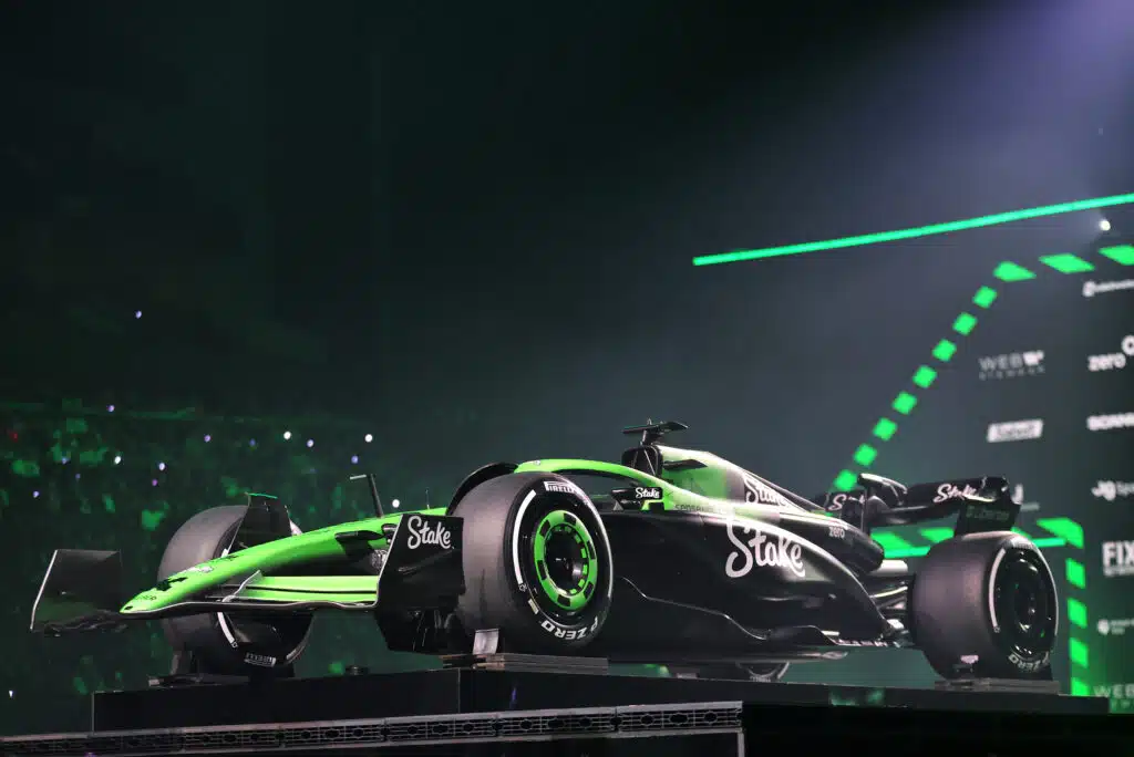 Kimi Räikkösen luottomies antaa palaa – rajua tekstiä F1-surkimuksesta