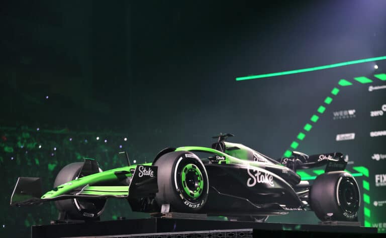 Kimi Räikkösen luottomies antaa palaa – rajua tekstiä F1-surkimuksesta