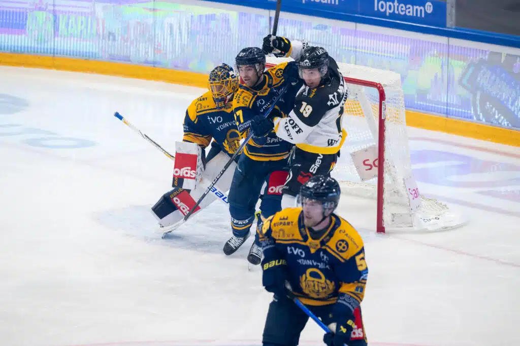 Kärpille lisää lunta tupaan – hyökkääjä sairastuvalle