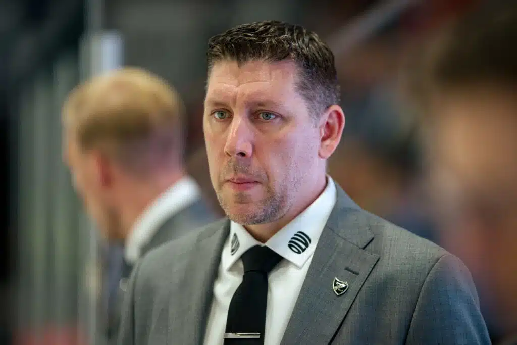 Sieltä se nyt tuli – KalPan mestarivalmentaja Petri Karjalaisen uusi seura on selvillä