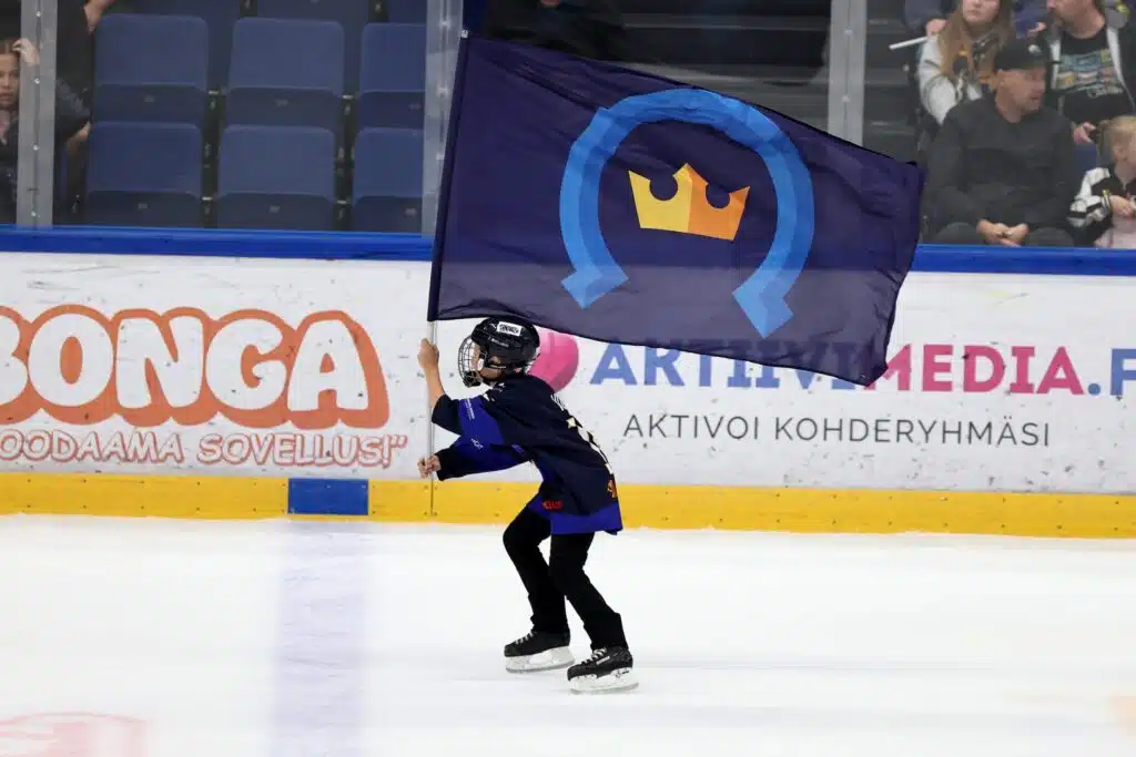 Kiekko-Espoo palasi valtaistuimelle ja voitti Suomen mestaruuden