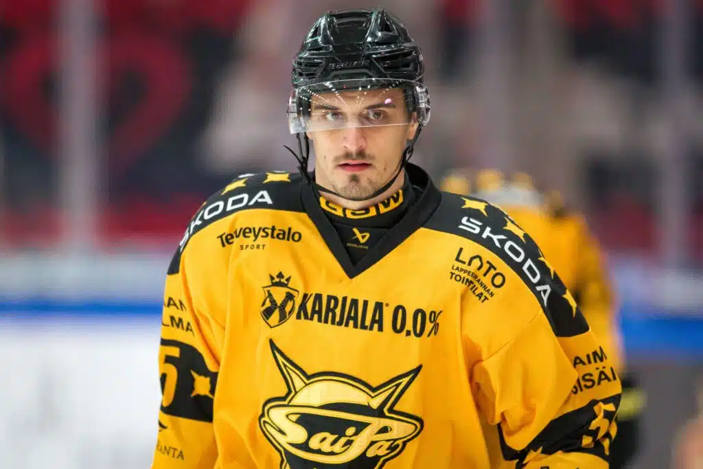 Raimo Helmisen SaiPalla merkittäviä poissaoloja HIFK-sarjan alla