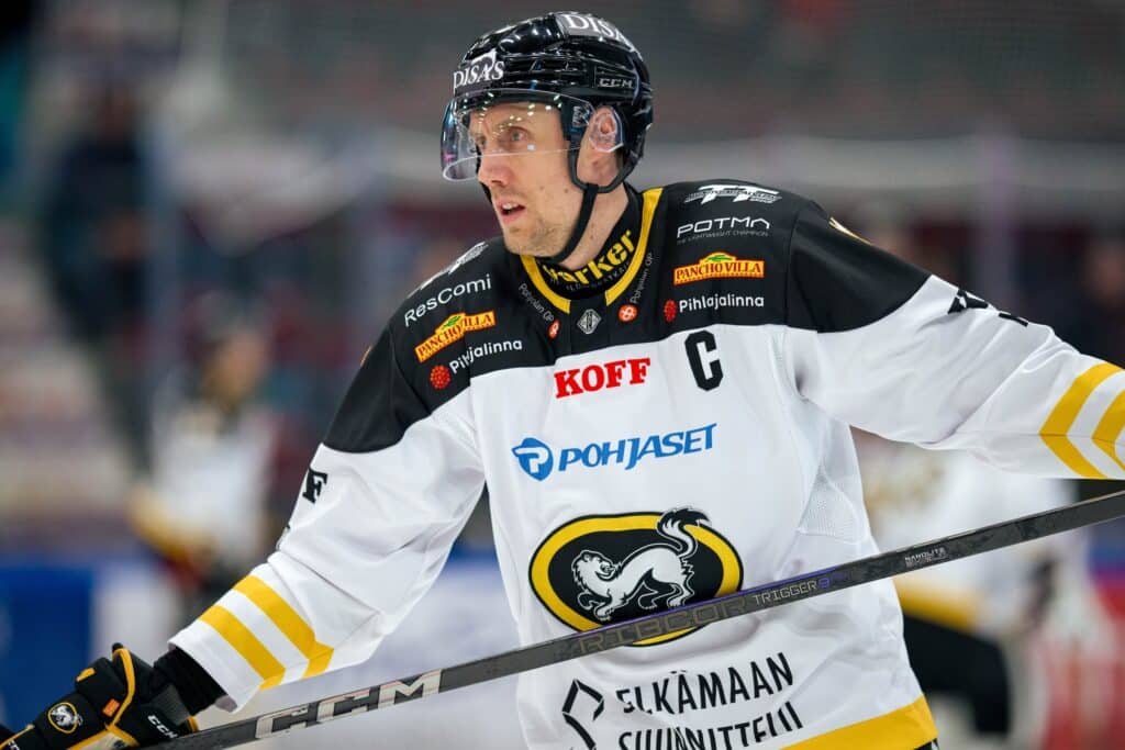 Marko Anttilan uralle brutaali päätös - pidätteli kyyneleitä Marko Anttilan uralle brutaali päätös – pidätteli kyyneleitä