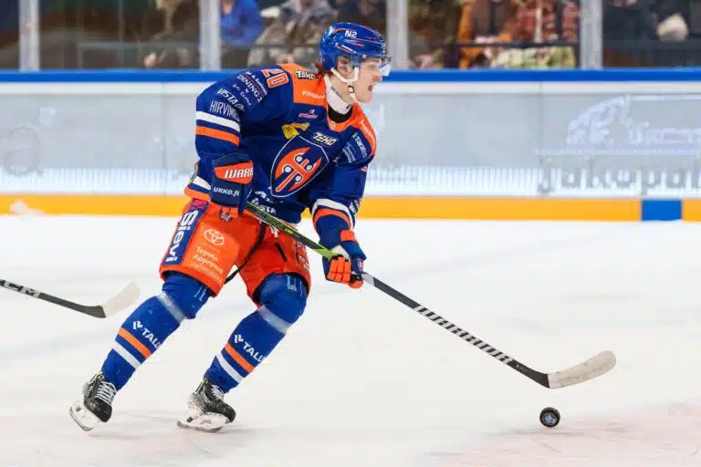 Suomalaishyökkääjälle NHL-sopimus