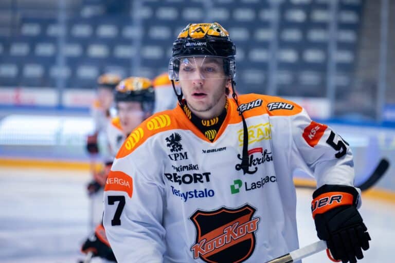 KooKoosta lähtöpassit saanut pakki siirtyy jääkiekon lilliputtimaahan