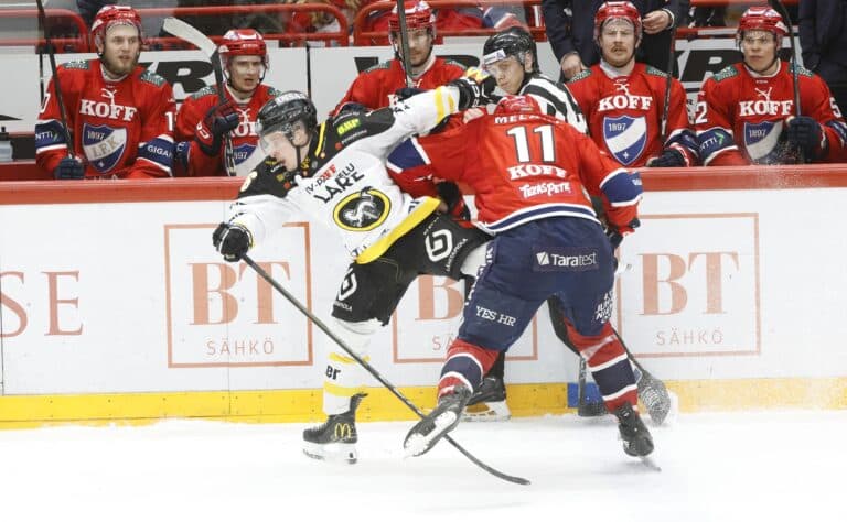 HIFK sysäsi Kärppien miljoonamiehistön kuilun partaalle – SM-liigassa luvassa uskomaton päätöskierros