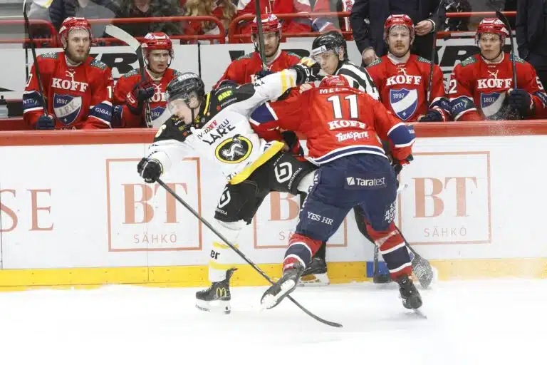 HIFK sysäsi Kärppien miljoonamiehistön kuilun partaalle – SM-liigassa luvassa uskomaton päätöskierros