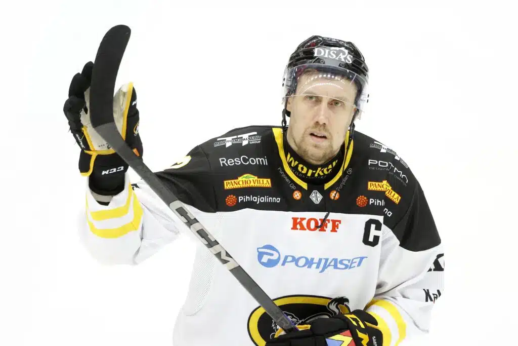 Marko Anttila saa komean kunnianosoituksen