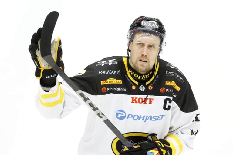 Marko Anttila saa komean kunnianosoituksen
