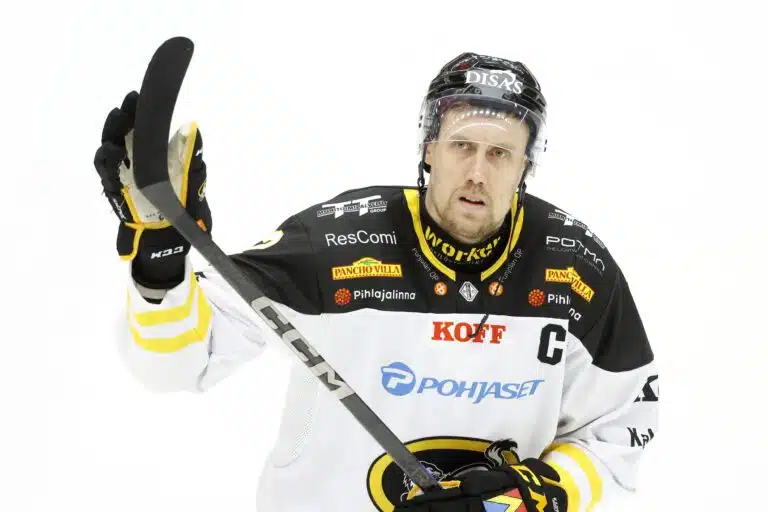 Marko Anttila saa komean kunnianosoituksen