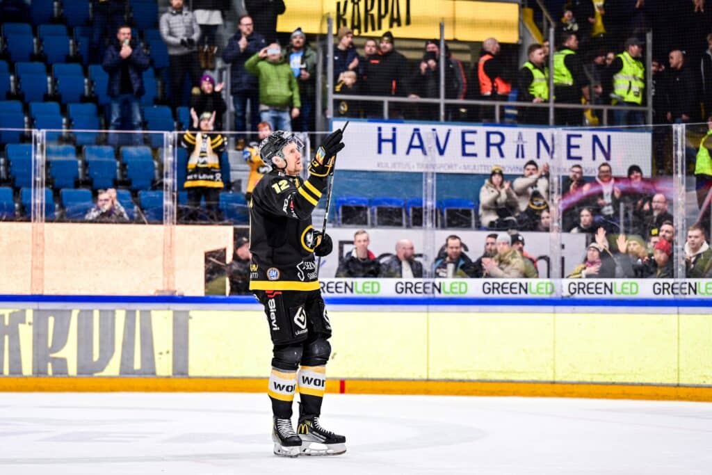 Kärppien miljoonamiehistö oli järkyttävä floppi - Marko Anttilan puheet kannattaa muistaa Oulussa Kärppien miljoonamiehistö oli järkyttävä floppi – Marko Anttilan puheet kannattaa muistaa Oulussa