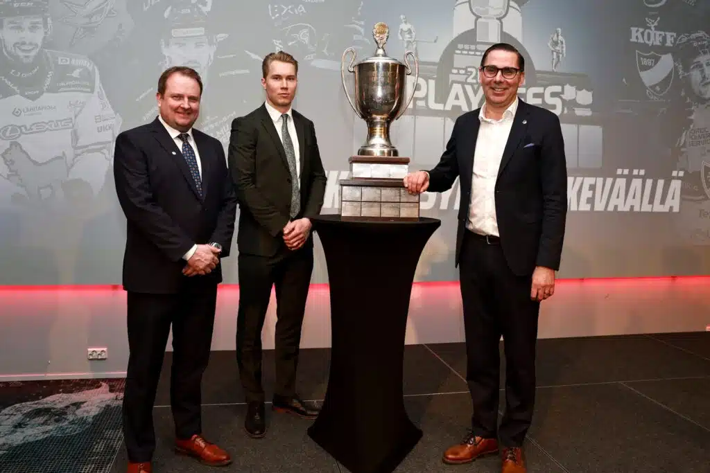 SM-liigan runkosarjan ykköstä odottaa karu painekattila – päävalmentajalta tiukka linjaus