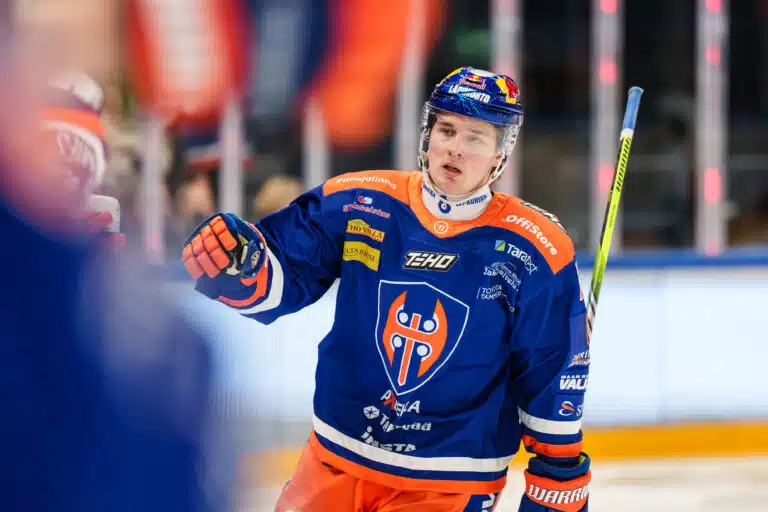 Tappara-hyökkääjä ratkaisi voiton – espoolaispelaajan kuppi nurin
