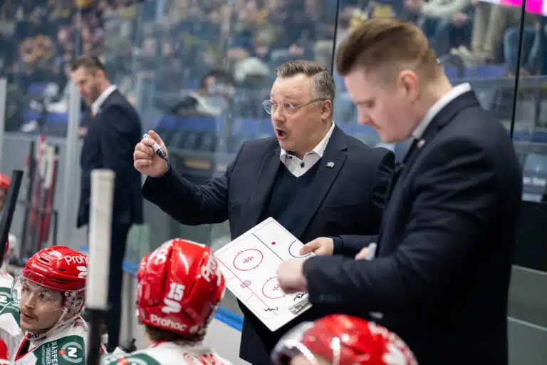 Jokerit pestasi Liigasta potkut saaneen valmentajan – ”Laaja kokemus eri rooleista”