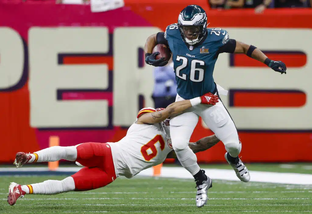 Nyt rysähti! – Super Bowl -voittajasta NFL:n historian kovapalkkaisin keskushyökkääjä