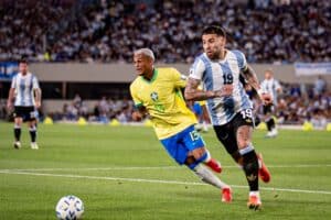 Arsenalin kiikarissa brassipuolustaja