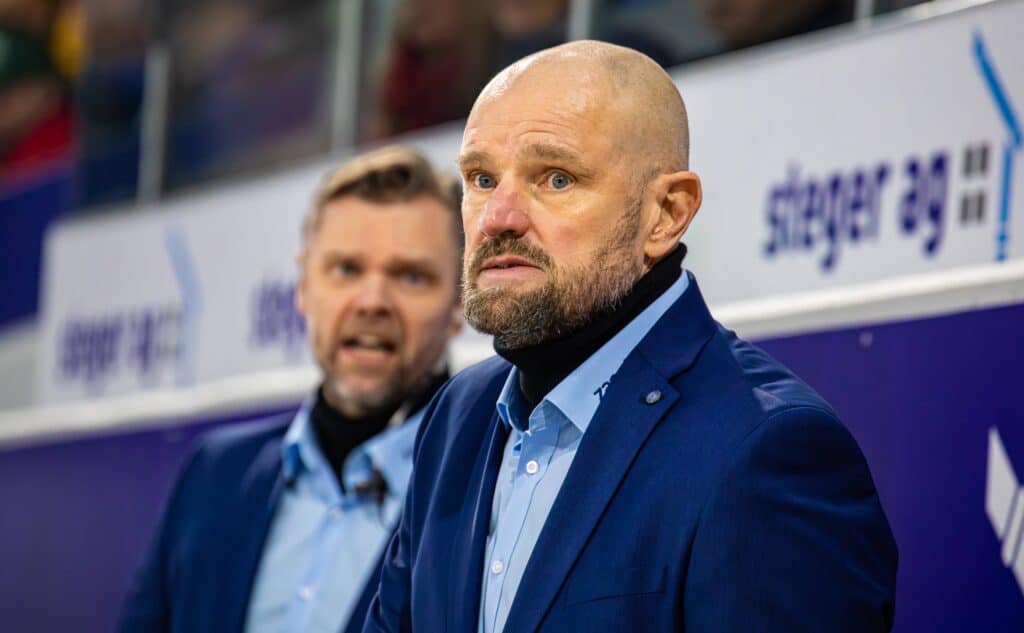 Kriisi-Kärpät palasi voittajaksi – Petri Matikainen: "Isojen poikien pitää olla isoja poikia" Kriisi-Kärpät palasi voittajaksi – Petri Matikainen: ”Isojen poikien pitää olla isoja poikia”
