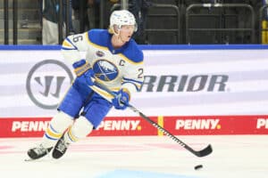 NHL:n tähtipuolustaja iski hattutempun – suomalaisvahti loukkaantui