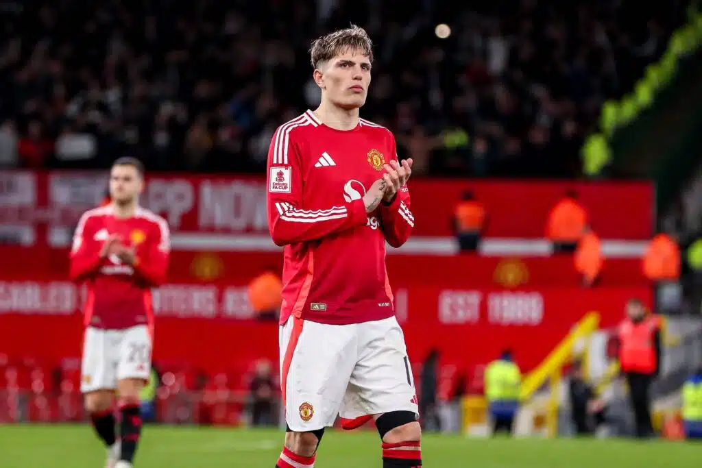 Valioliigan Manchester United juonii kovaa vaihtokauppaa