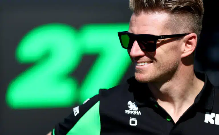 Kimi Räikkönen ajoi tallin konkurssin partaalle – nyt toisella F1-kuskilla on vastaavanlainen sopimus