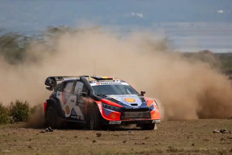 Viron MM-ralli belgialaisjohdossa liikkeelle – Kalle Rovanperä iskuasemissa
