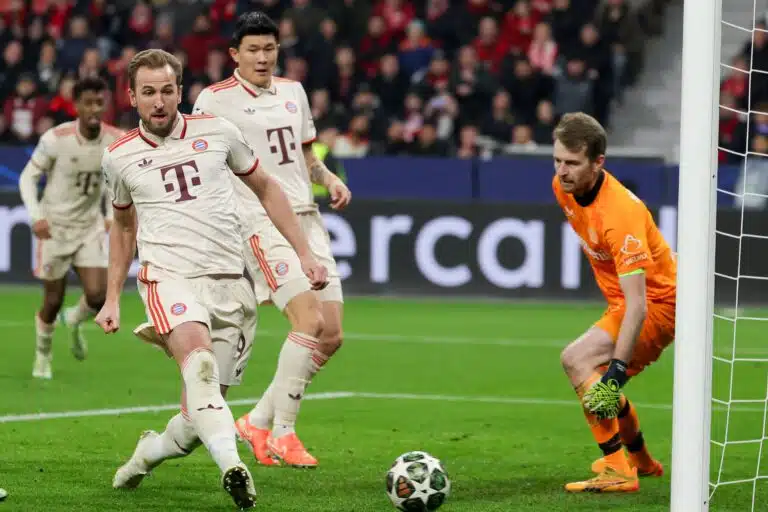 Näin paljon Bayer Leverkusen maksaa Lukas Hradeckyn korvaajasta
