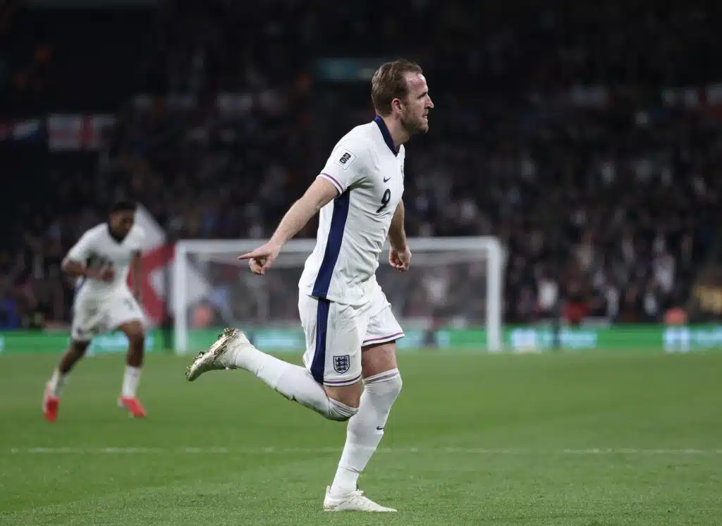 Englannilla uskomaton saldo jalkapallon MM-karsinnoissa – ja nyt edessä on taas se yksi kysymys