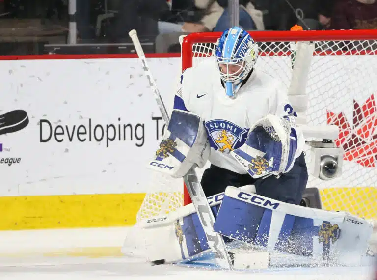 Suomalaisen NHL-lupauksen debyytti jäi haaveeksi – komennus takaisin farmiin