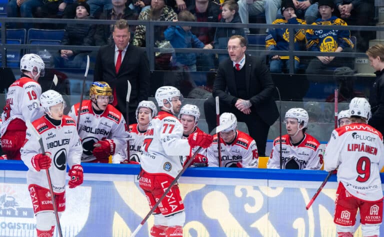 IS: SM-liigaseura nappasi ruotsalaishyökkääjän IS: SM-liigaseura nappasi ruotsalaishyökkääjän