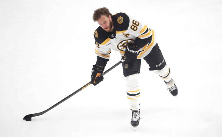 NHL: tshekkilegendan piiska viuhui – yksi maali muutti kaiken NHL: tshekkilegendan piiska viuhui – yksi maali muutti kaiken