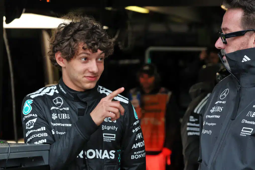 Kissa pöydälle: Tekikö Mercedes ison virheen Kimi Antonellin suhteen?