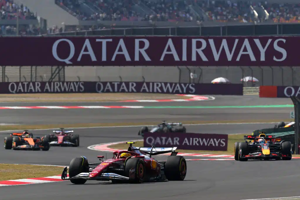 Lewis Hamiltonia uhkaa hylkäys