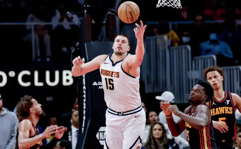 NBA-supertähti kuohuttavassa yhteenotossa