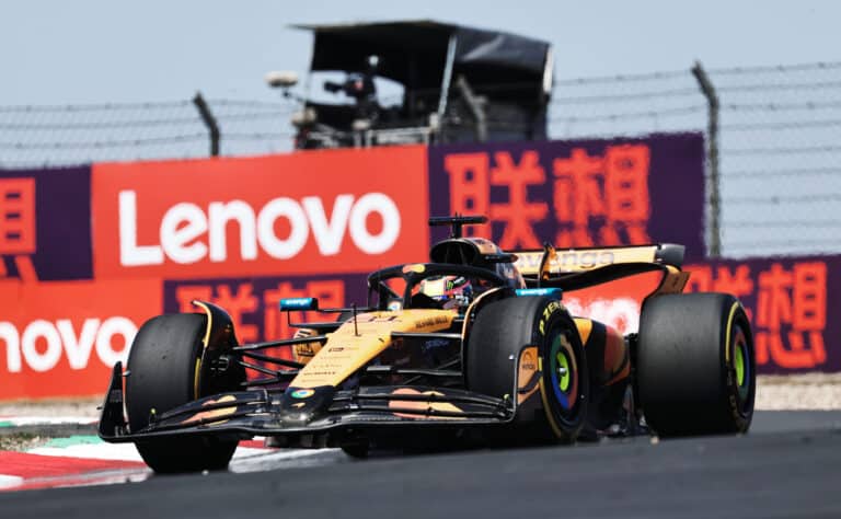 Oscar Piastri pieksi Max Verstappenin – toinen Red Bull-kuljettaja mokasi katastrofaalisesti