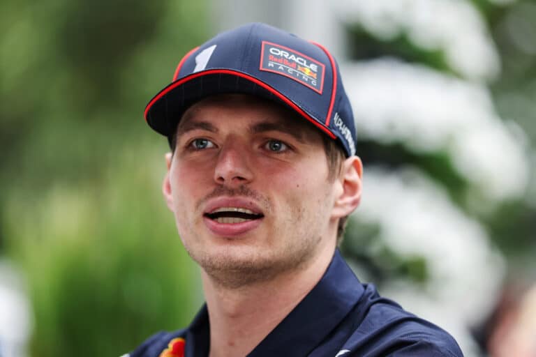 Red Bull -pomo hehkutti Max Verstappenia – tämän tuomion sai Yuki Tsunoda