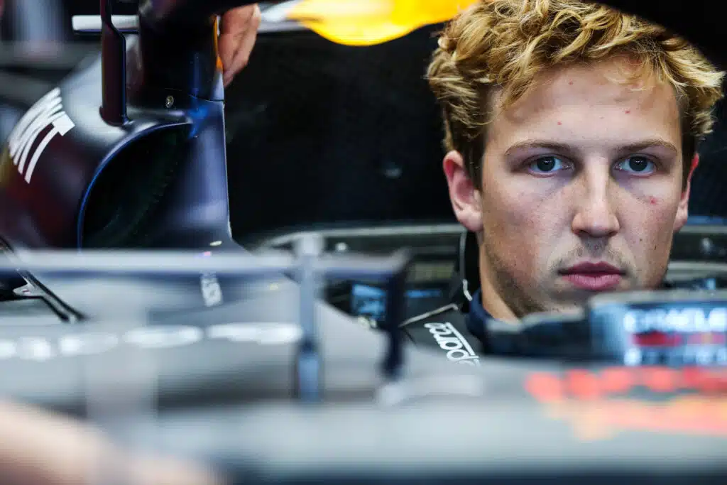 Red Bull-tallista potkut saanut kuljettaja teki paljastuksen – tällaisen neuvon hän sai