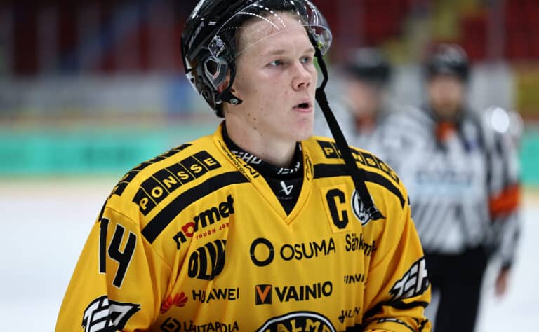 SM-liigaseura pestasi NHL-legenda Kimmo Timosen pojan SM-liigaseura pestasi NHL-legenda Kimmo Timosen pojan