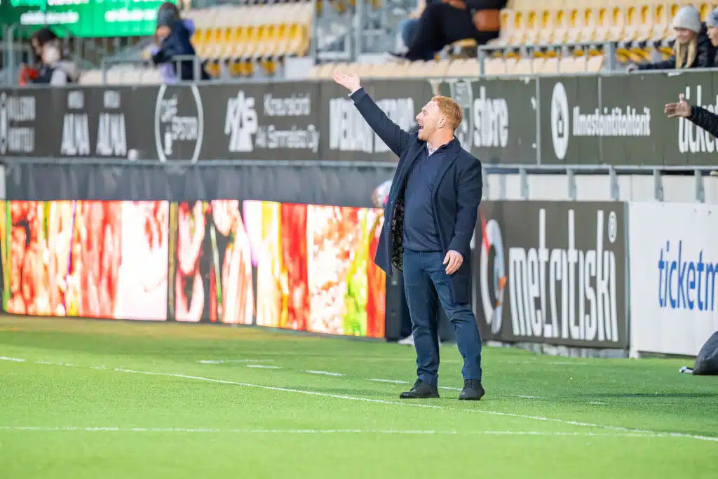 Veikkausliiga-seuralle valtava takaisku – päävalmentaja lähdössä