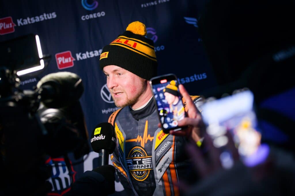 Esapekka Lappi ajoi voittoon uskomattomissa olosuhteissa - "En ole tällaista Suomessa koskaan ajanut" Esapekka Lappi ajoi voittoon uskomattomissa olosuhteissa – ”En ole tällaista Suomessa koskaan ajanut”